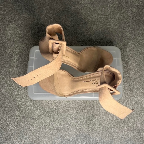 Basic Nude Block Heels - Picture 2 of 3